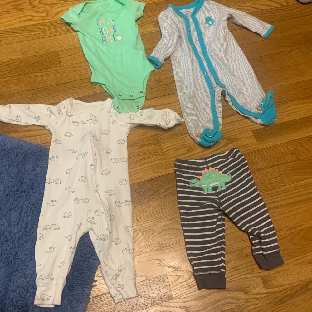 Baby clothes - Picture 2 of 3